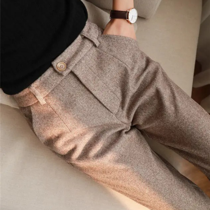 Men's Herringbone Wool Trousers in a Tailored Fit
