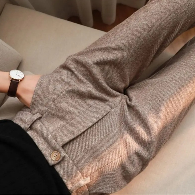 Men's Herringbone Wool Trousers in a Tailored Fit