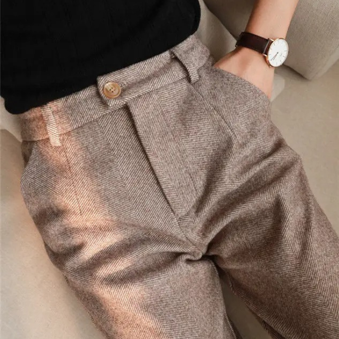 Men's Herringbone Wool Trousers in a Tailored Fit