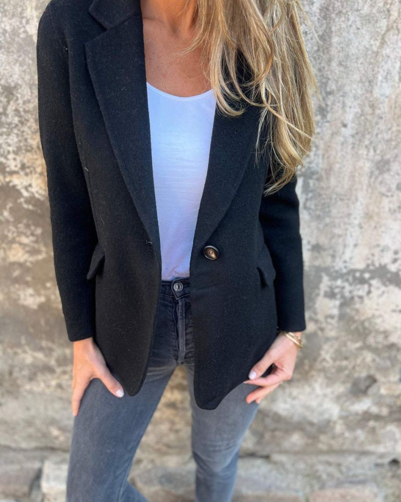 Women's Single-Breasted Notch Lapel Blazer with Flap Pockets