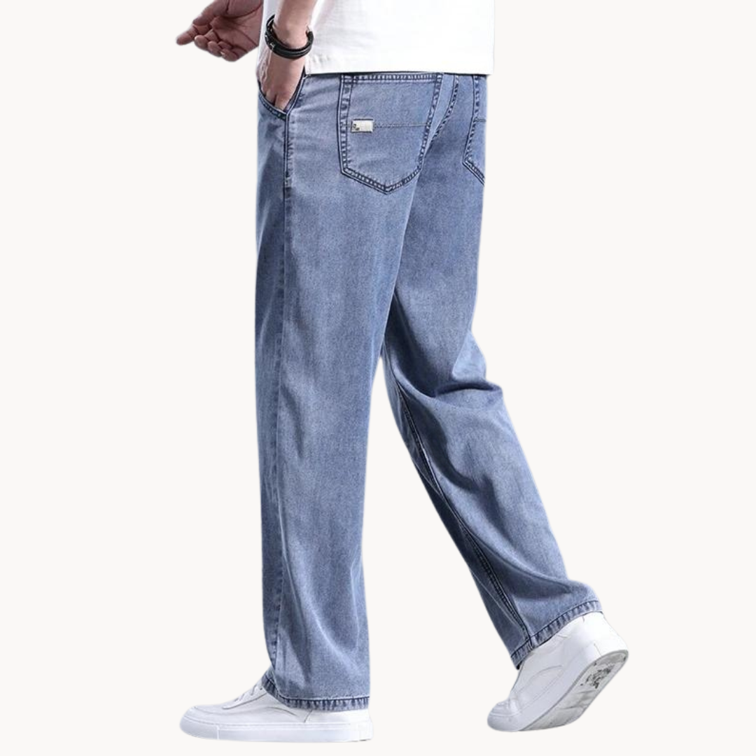 Men's Straight Leg Denim Jeans in a Regular Fit