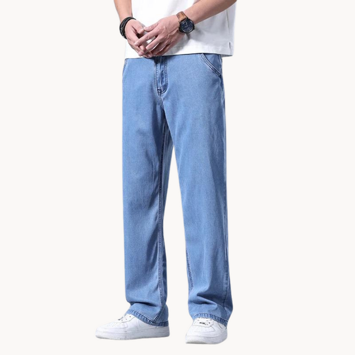Men's Straight Leg Denim Jeans in a Regular Fit