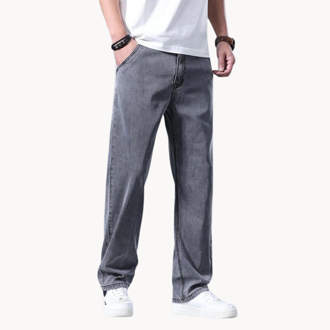 Men's Straight Leg Denim Jeans in a Regular Fit