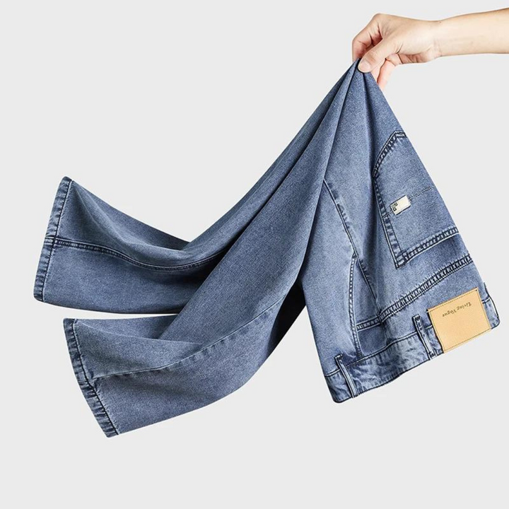 Men's Straight Leg Denim Jeans in a Regular Fit
