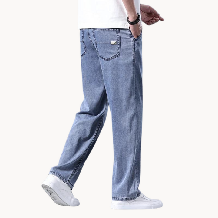 Men's Straight Leg Denim Jeans in a Regular Fit