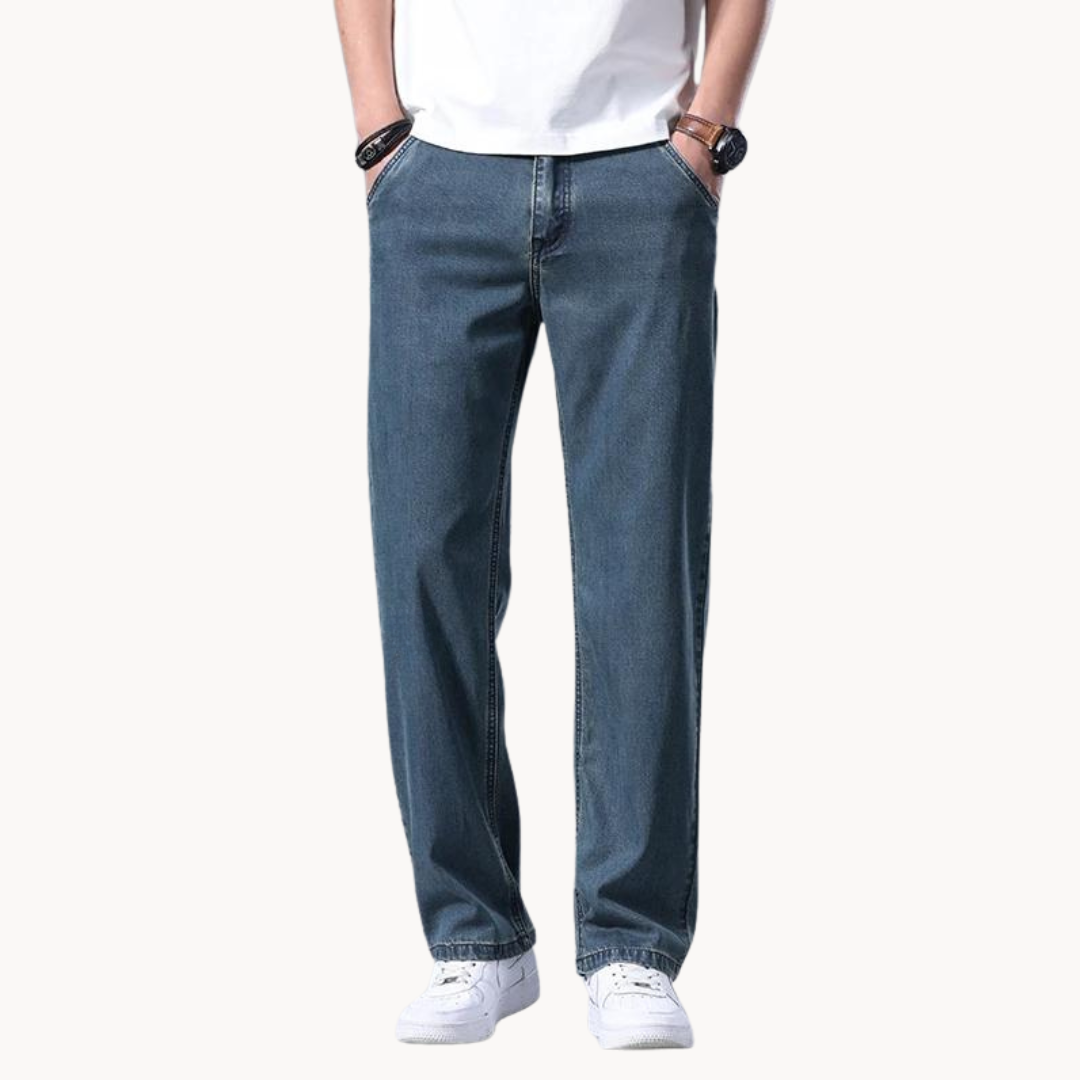 Men's Straight Leg Denim Jeans in a Regular Fit
