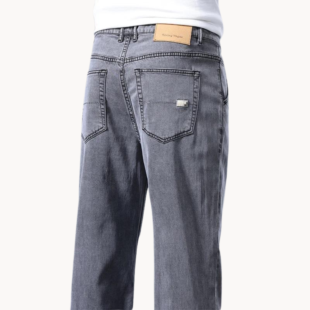 Men's Straight Leg Denim Jeans in a Regular Fit