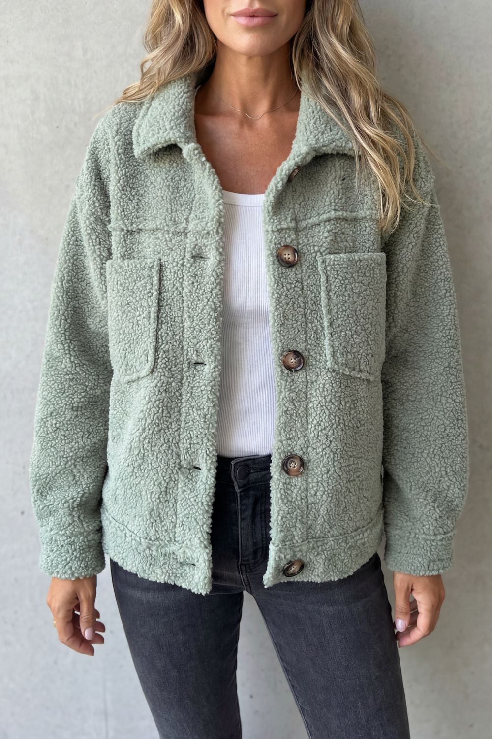 Veste en polaire texturée boutonnée avec poches avant pour femme