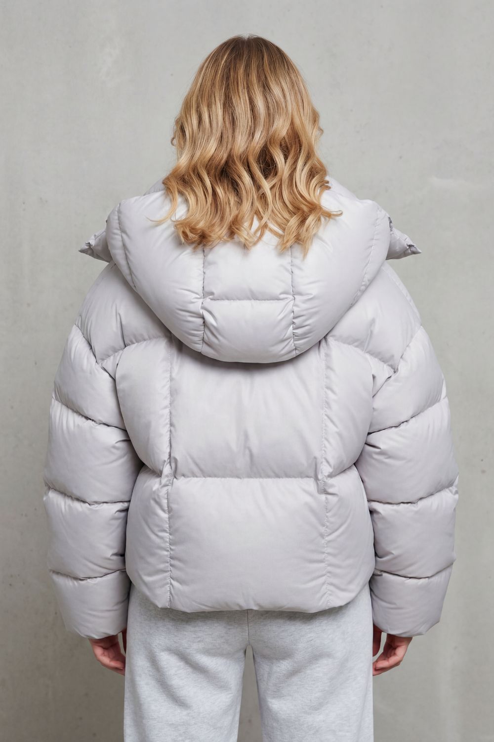 Doudoune courte à capuche pour femme