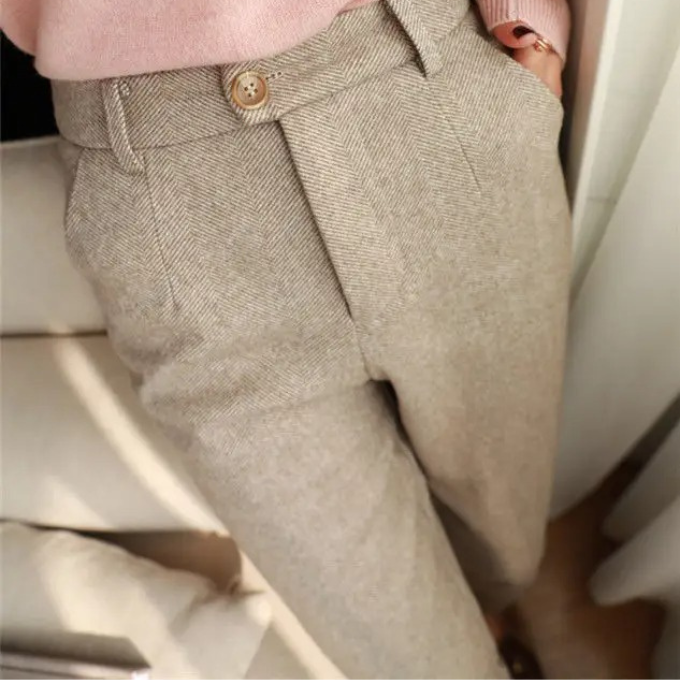 Men's Herringbone Wool Trousers in a Tailored Fit