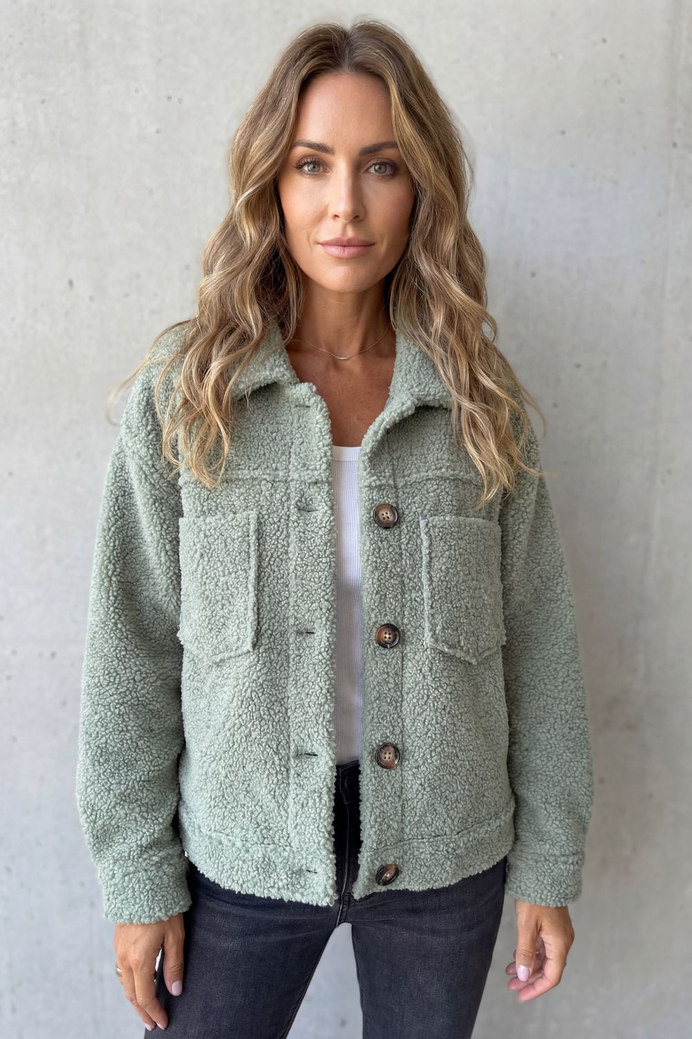 Veste en polaire texturée boutonnée avec poches avant pour femme