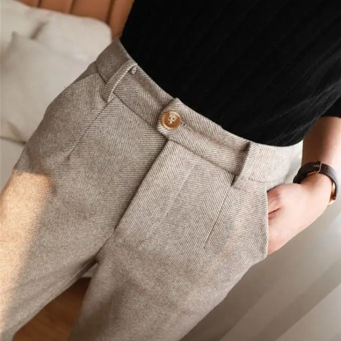 Men's Herringbone Wool Trousers in a Tailored Fit