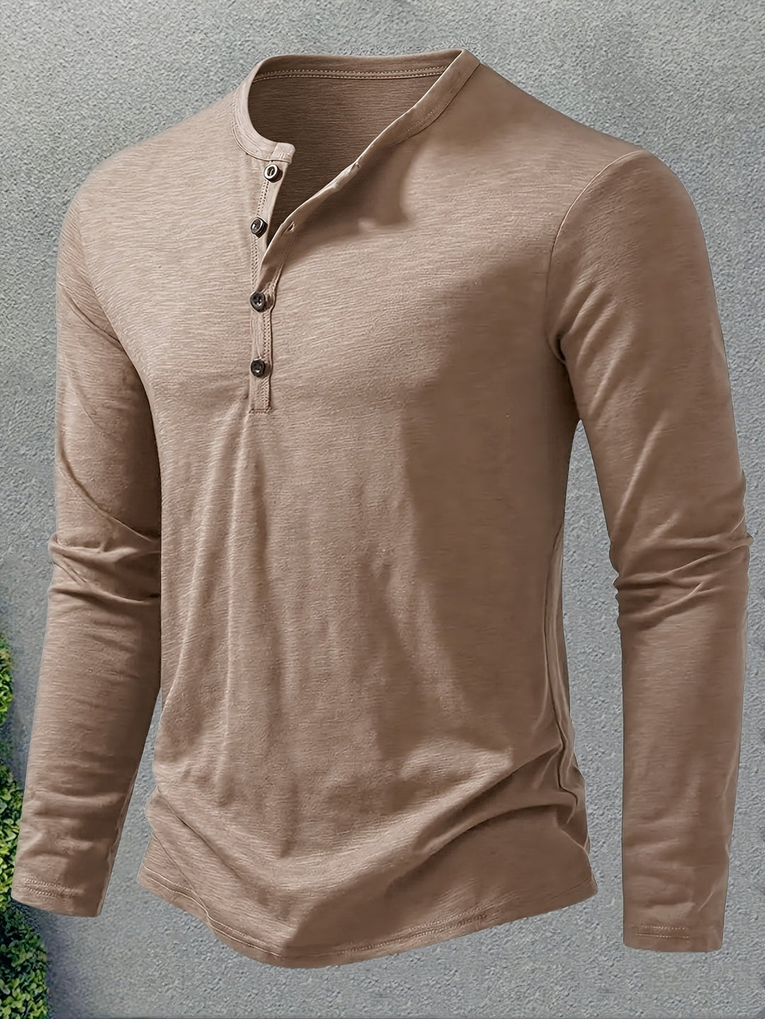 Men's Slub Knit Henley Shirt with Curved Hem
