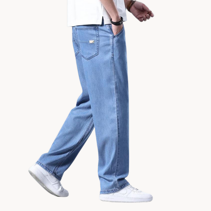 Men's Straight Leg Denim Jeans in a Regular Fit