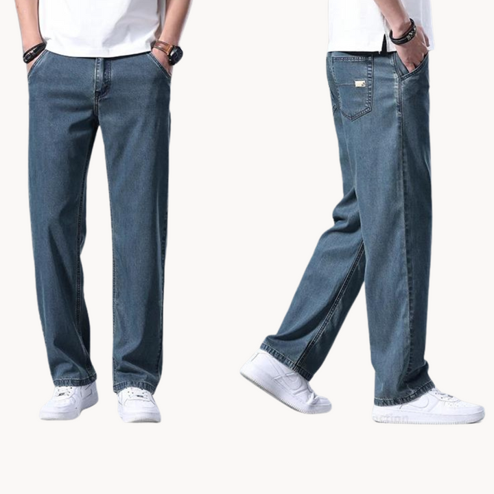 Men's Straight Leg Denim Jeans in a Regular Fit