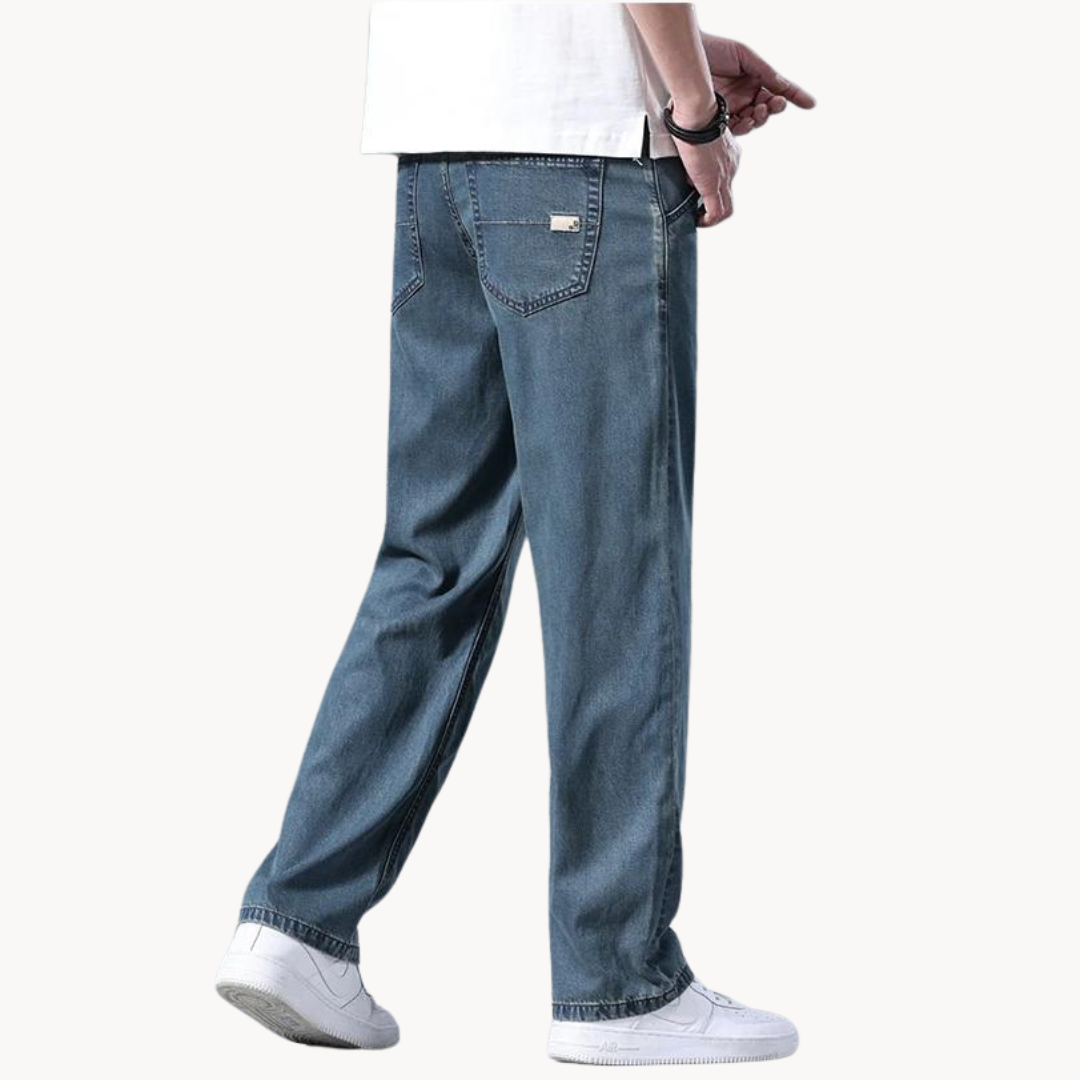 Men's Straight Leg Denim Jeans in a Regular Fit