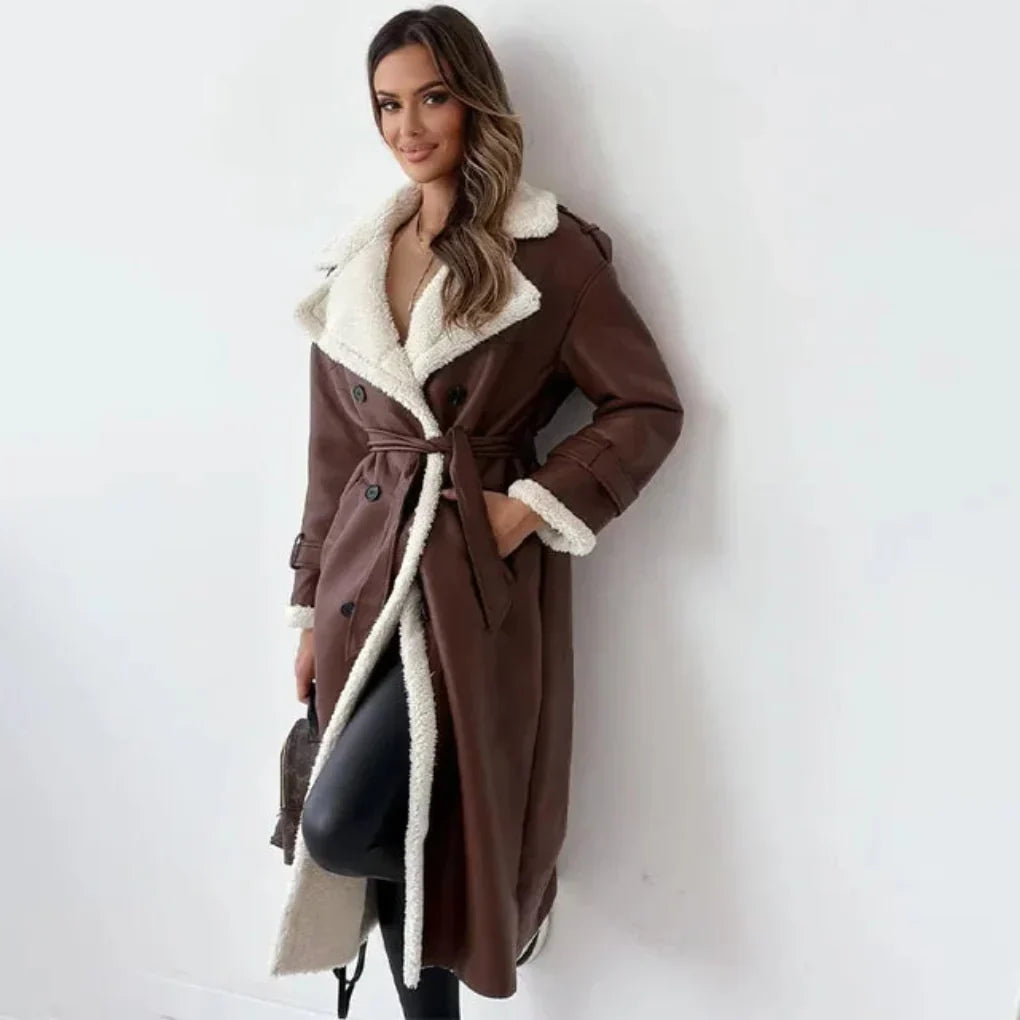Manteau long pour femme avec bordure en sherpa et fermeture croisée