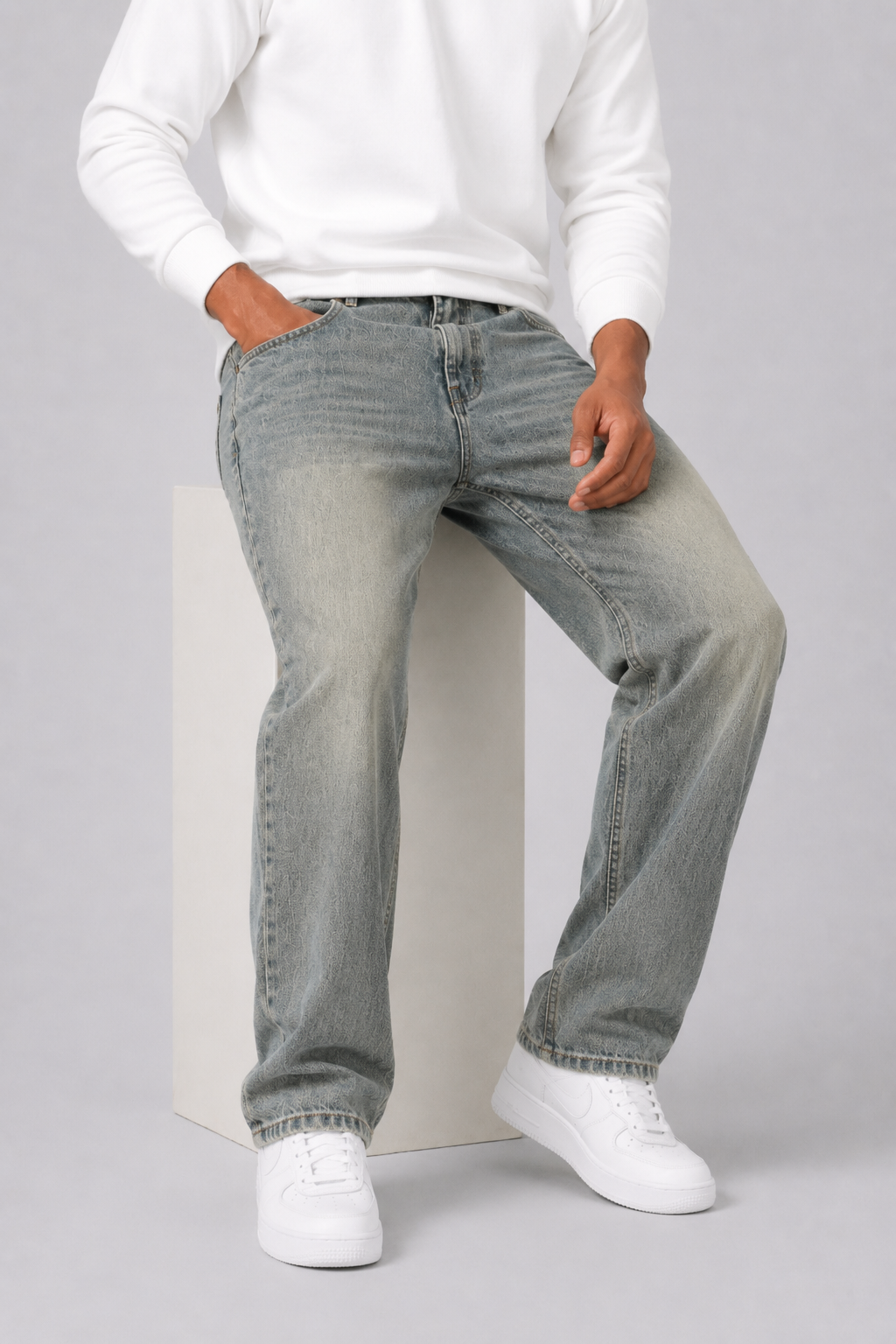 Men's Relaxed Straight Leg Denim Jeans