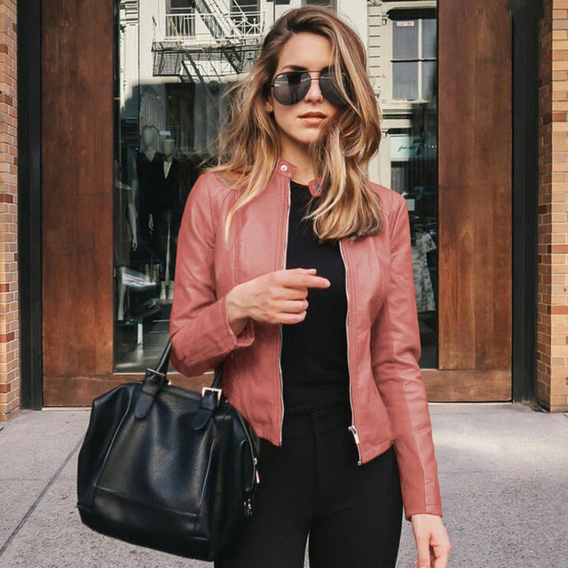 Veste en cuir pour femme avec fermeture zippée sur le devant et sans col