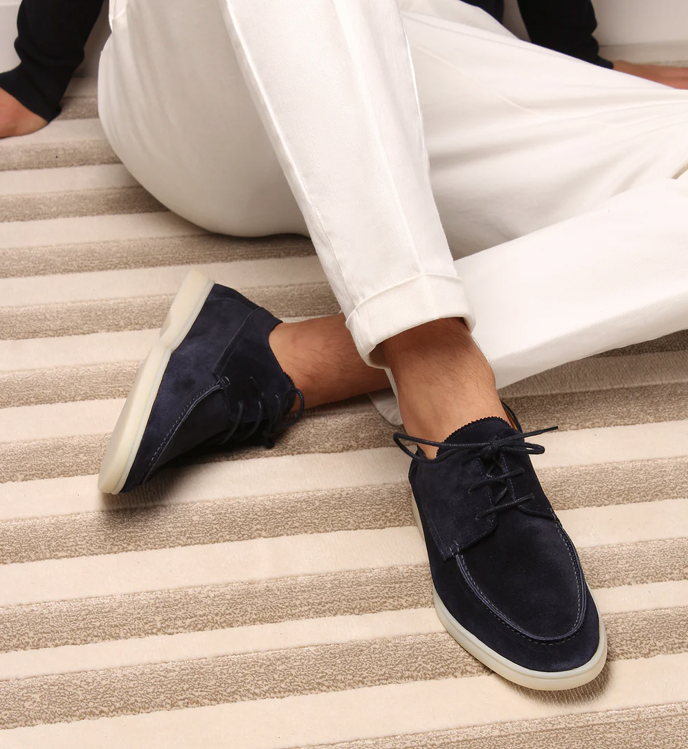 Men's Suede Lace-Up Shoes with Moc-Toe Stitching