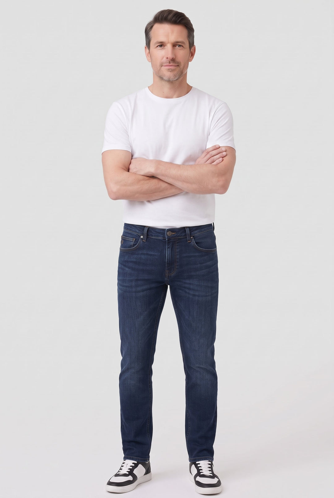 Men's Black Wash Slim Fit Tapered Jeans