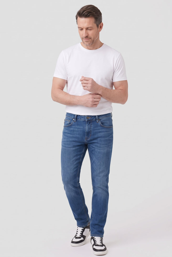 Men's Black Wash Slim Fit Tapered Jeans