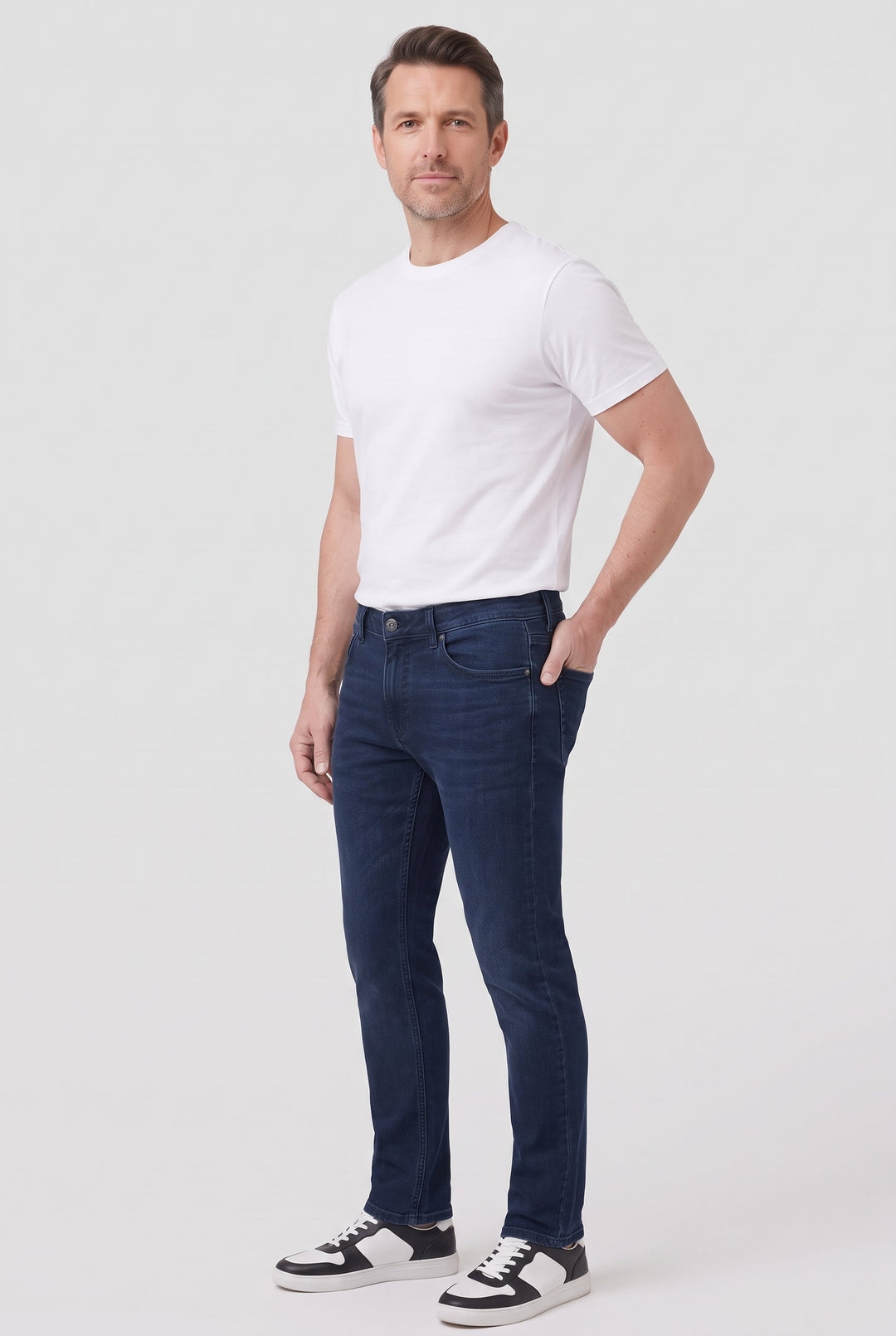 Men's Black Wash Slim Fit Tapered Jeans