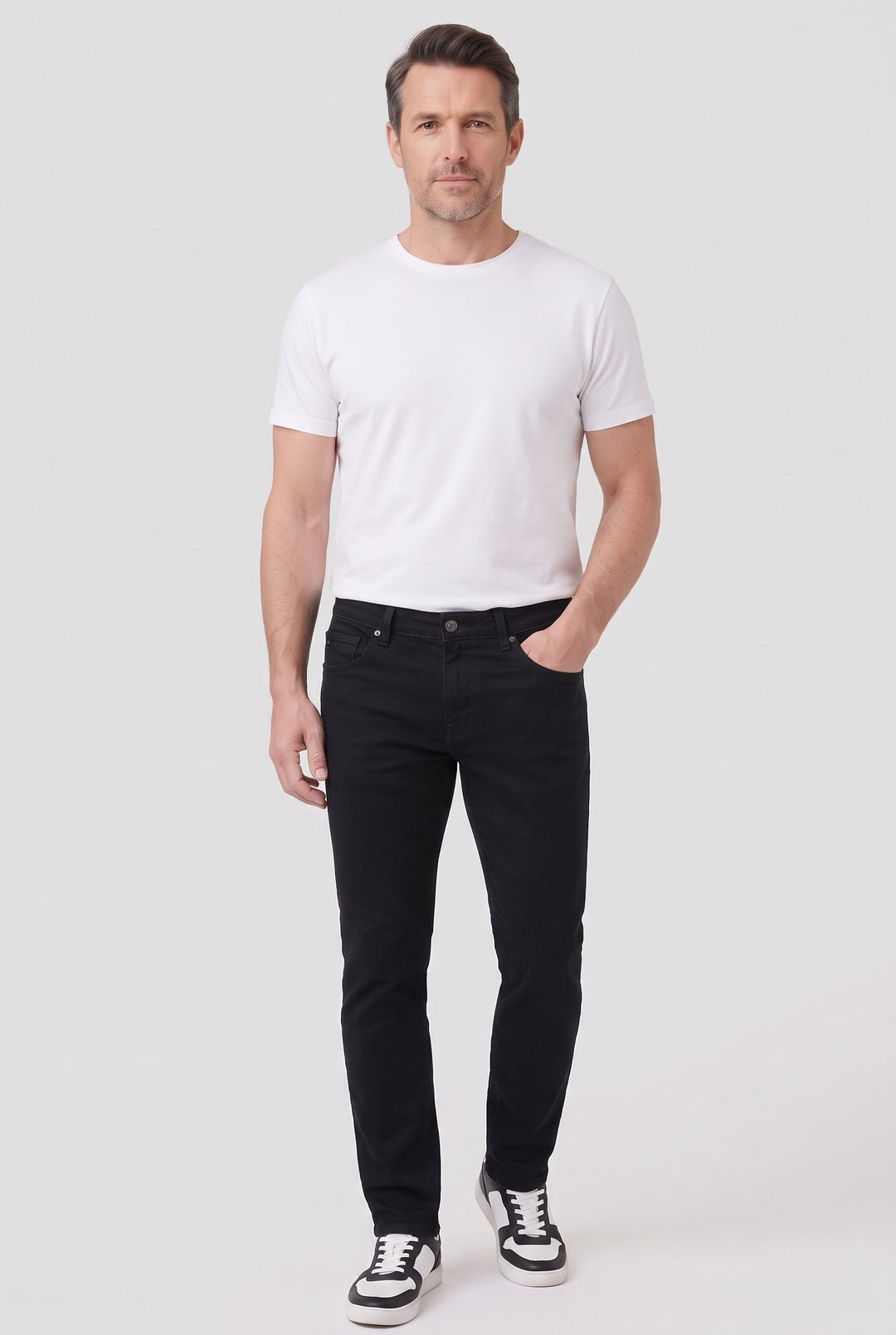 Men's Black Wash Slim Fit Tapered Jeans