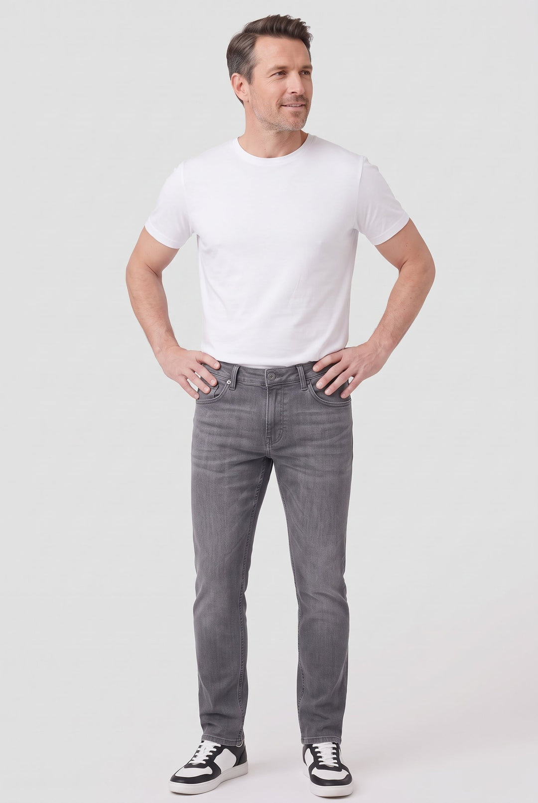 Men's Black Wash Slim Fit Tapered Jeans