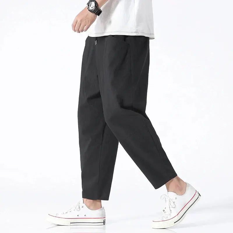 Men's Relaxed Fit Tapered Trousers