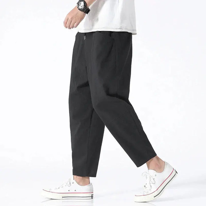 Men's Relaxed Fit Tapered Trousers