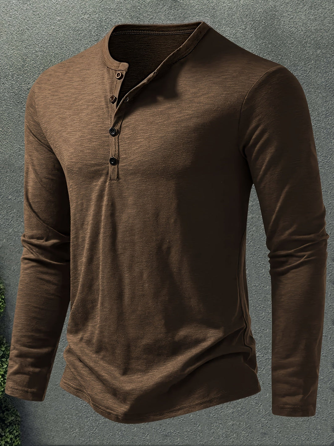 Men's Slub Knit Henley Shirt with Curved Hem