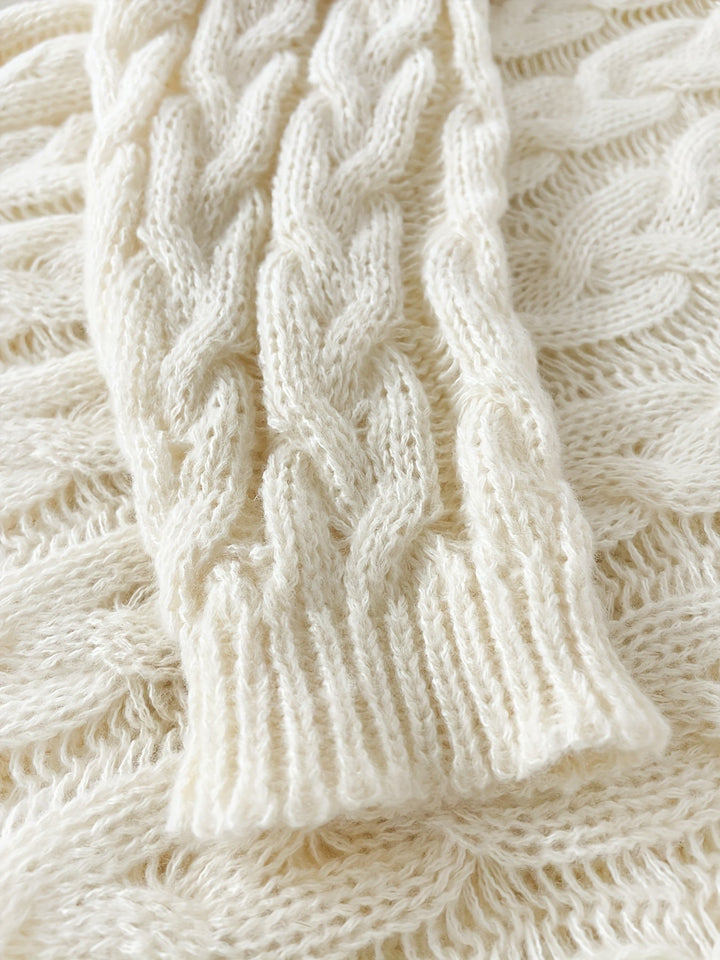 Women's Cable-Knit V-Neck Jumper in Relaxed Fit