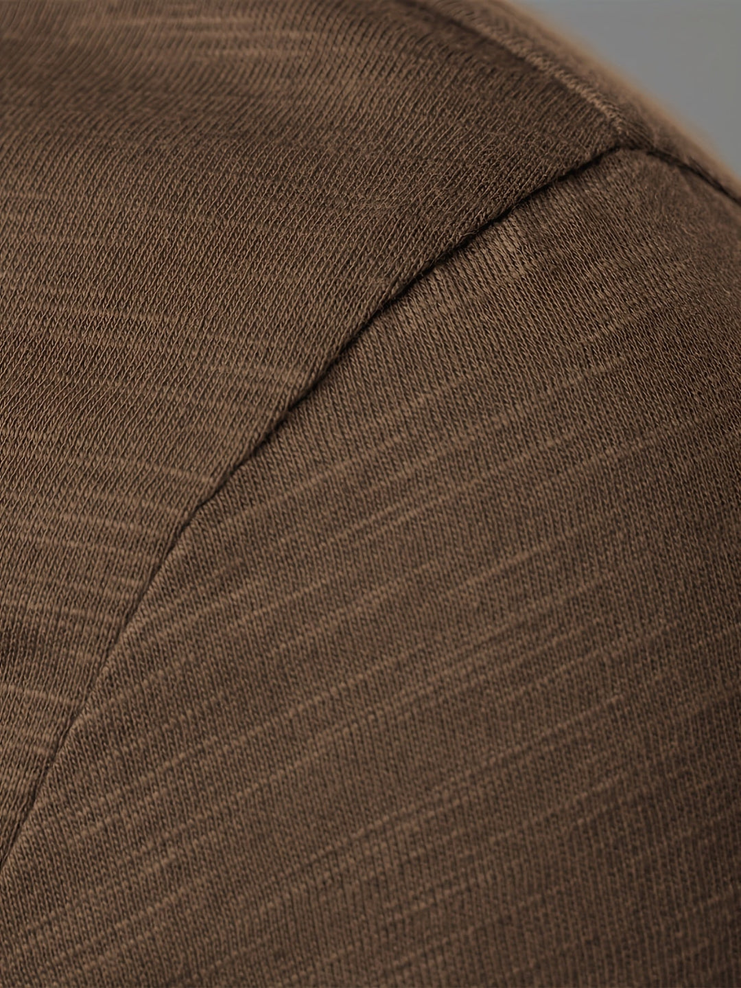 Men's Slub Knit Henley Shirt with Curved Hem