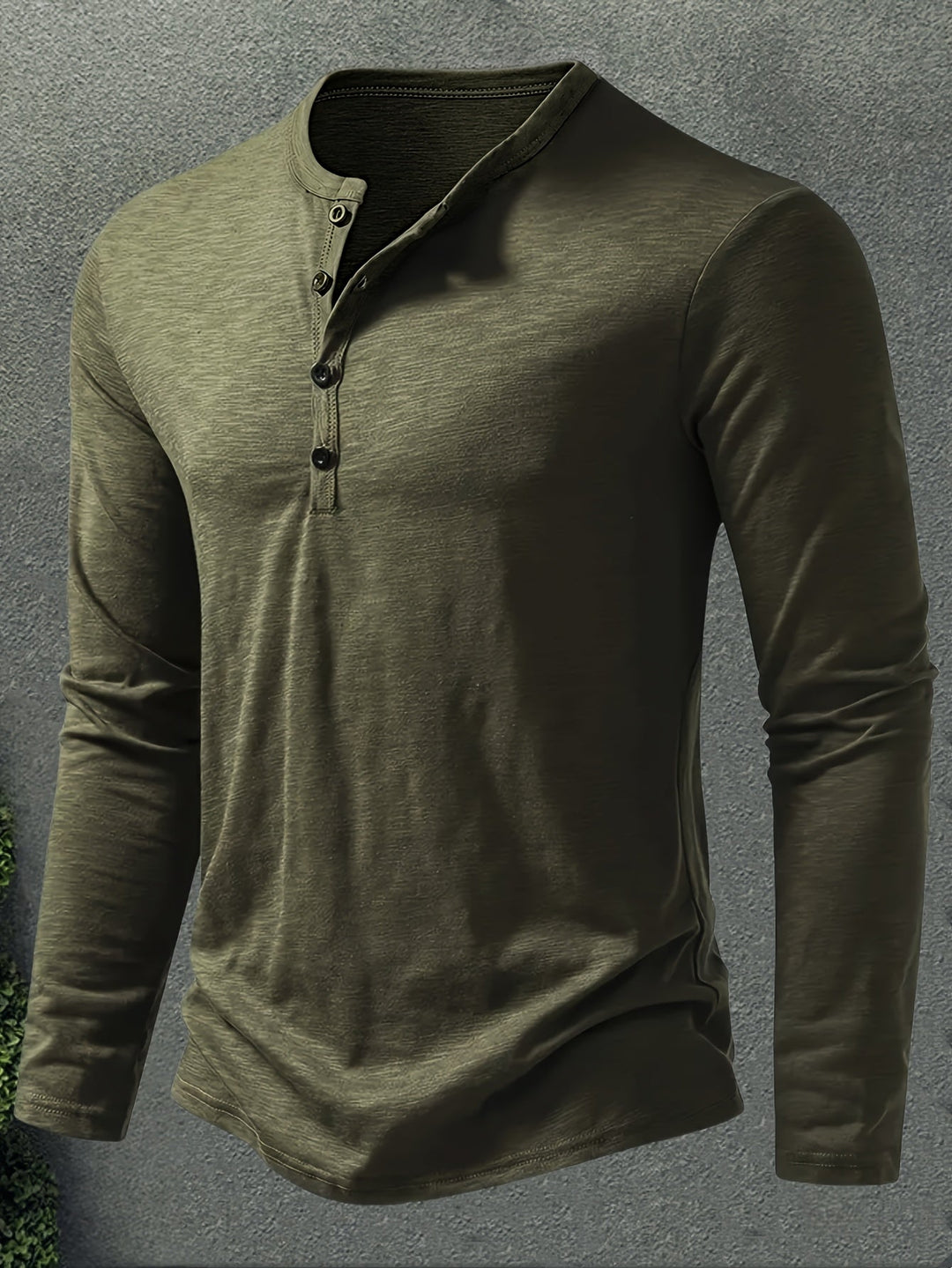 Men's Slub Knit Henley Shirt with Curved Hem