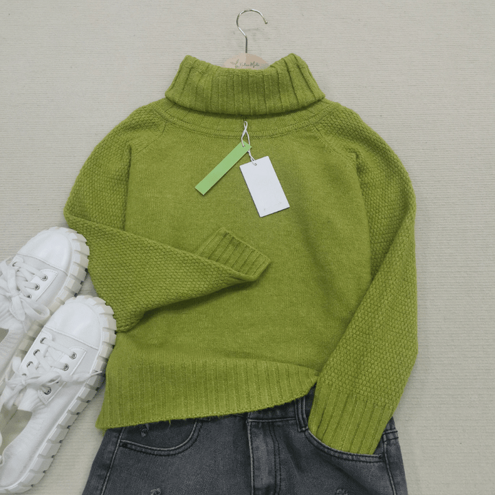 Women's Oversized Turtleneck Jumper with Ribbed Cuffs