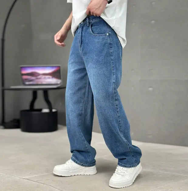 Men's Relaxed Fit Wide-Leg Denim Jeans