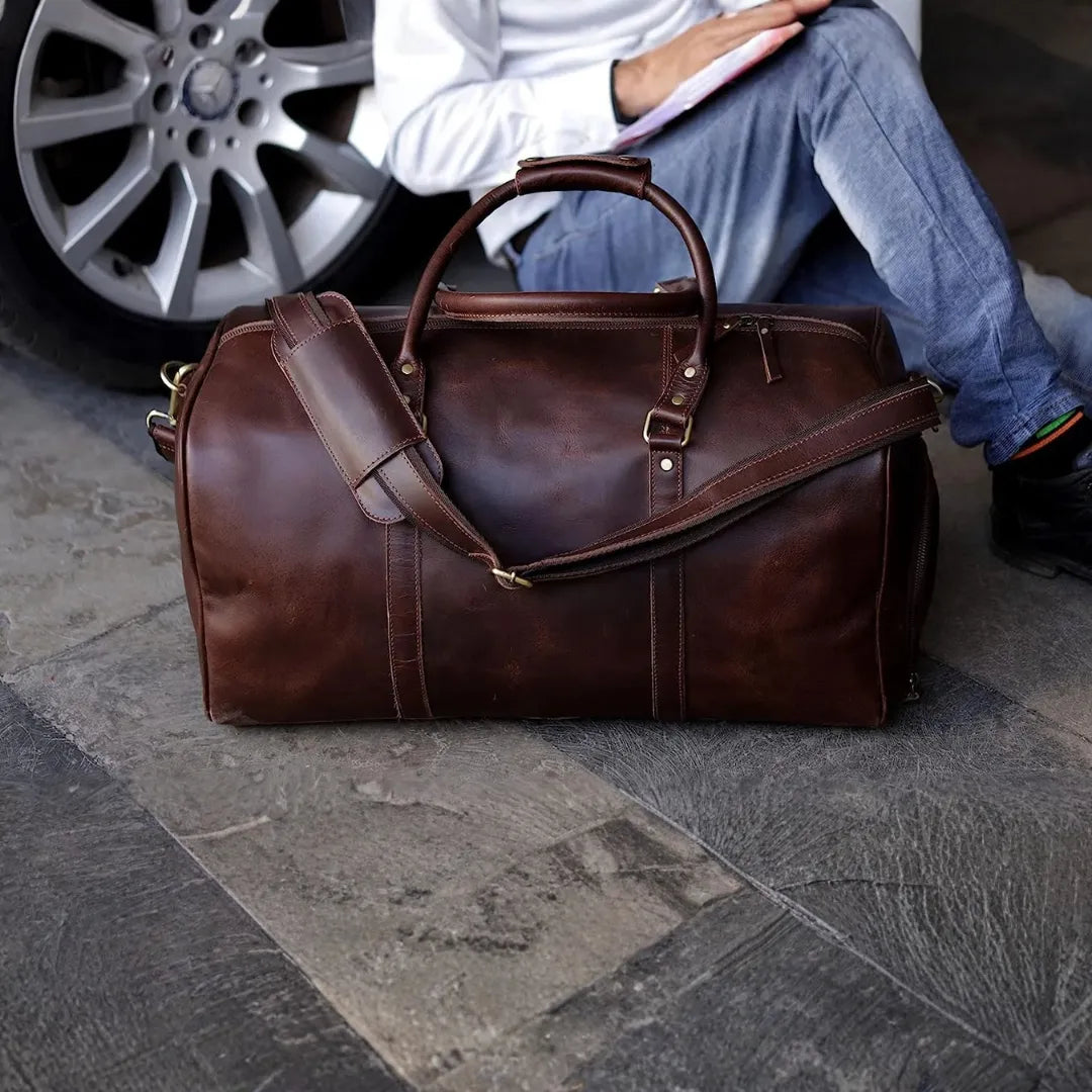 Men's Leather Duffel Weekend Bag with Shoulder Strap